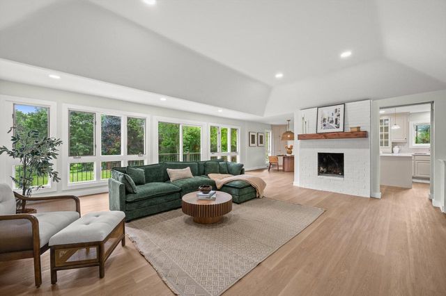 N69W27089 Hickory Chasm DRIVE, Lisbon, WI 53089