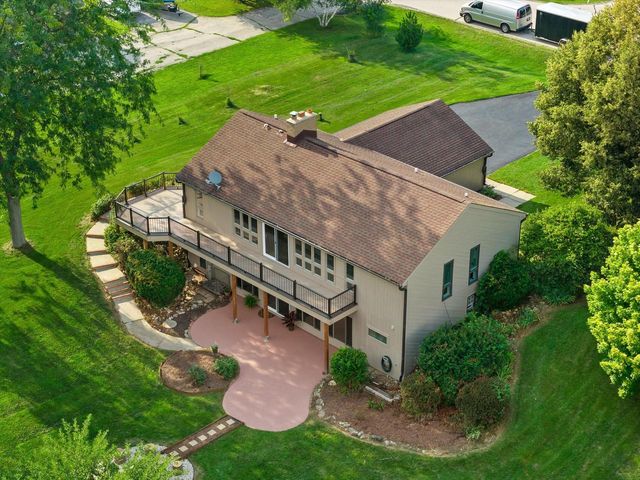 N69W27089 Hickory Chasm DRIVE, Lisbon, WI 53089
