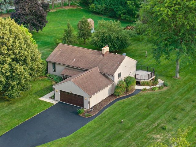 N69W27089 Hickory Chasm DRIVE, Lisbon, WI 53089