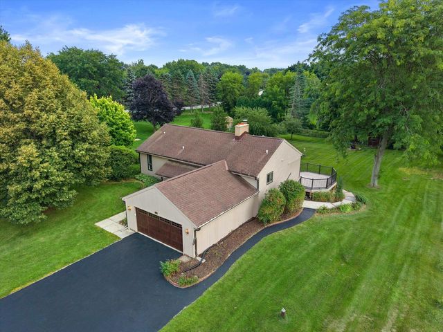 N69W27089 Hickory Chasm DRIVE, Lisbon, WI 53089