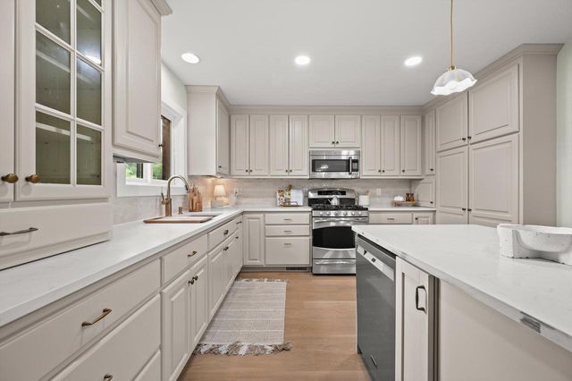 N69W27089 Hickory Chasm DRIVE, Lisbon, WI 53089