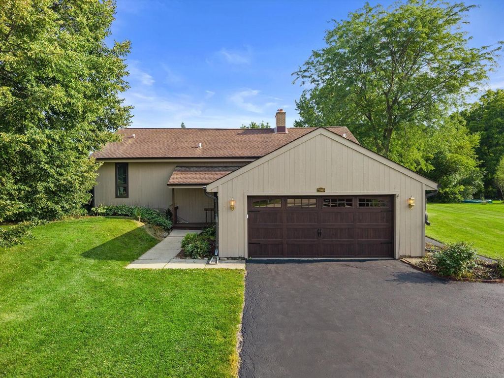 N69W27089 Hickory Chasm DRIVE, Lisbon, WI 53089
