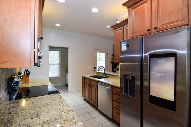 1003 Roland Ct, Cottontown, TN 37048