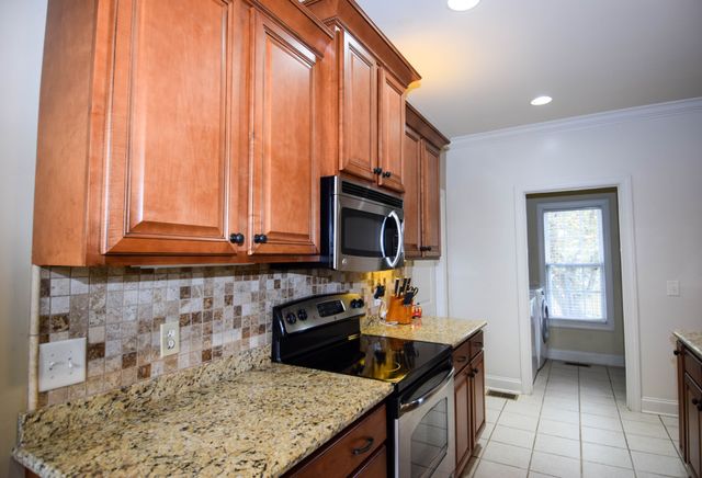 1003 Roland Ct, Cottontown, TN 37048