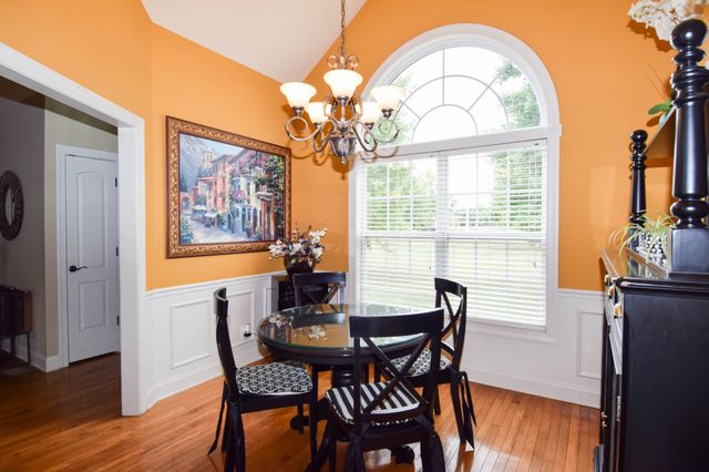 1003 Roland Ct, Cottontown, TN 37048