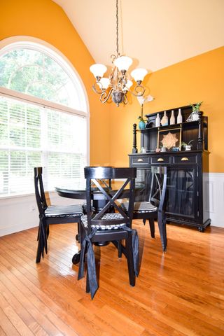 1003 Roland Ct, Cottontown, TN 37048