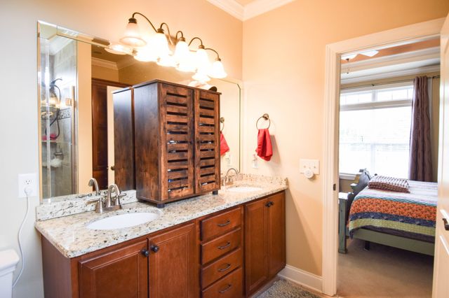 1003 Roland Ct, Cottontown, TN 37048