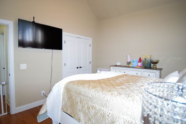 1003 Roland Ct, Cottontown, TN 37048