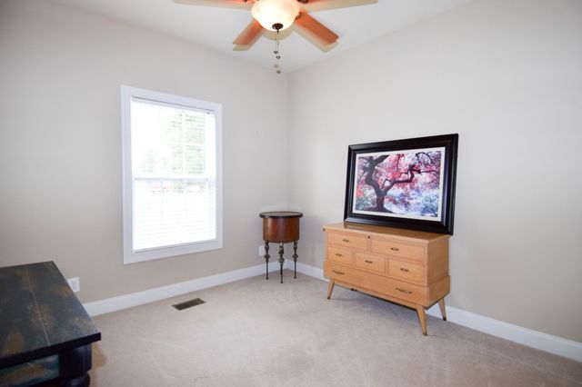 1003 Roland Ct, Cottontown, TN 37048