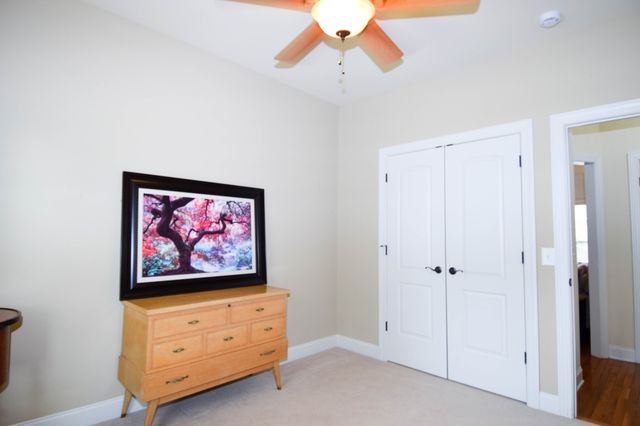 1003 Roland Ct, Cottontown, TN 37048