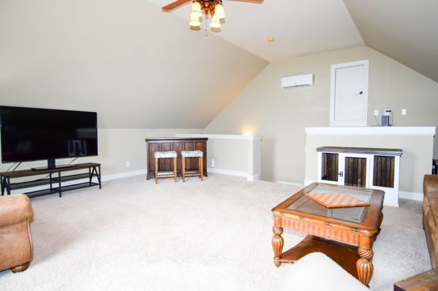 1003 Roland Ct, Cottontown, TN 37048