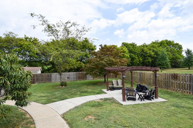 1003 Roland Ct, Cottontown, TN 37048