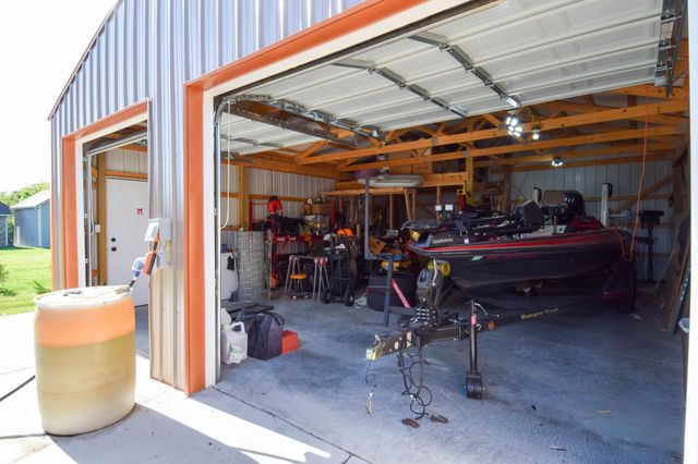 1003 Roland Ct, Cottontown, TN 37048
