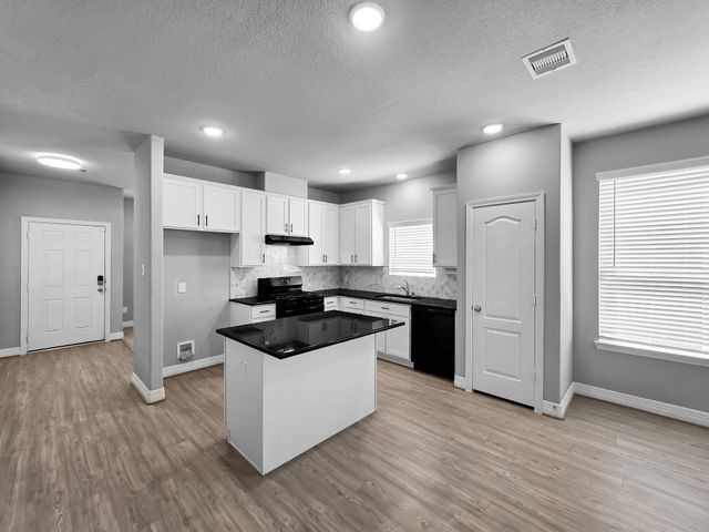 766 Dewberry Road, La Marque, TX 77568