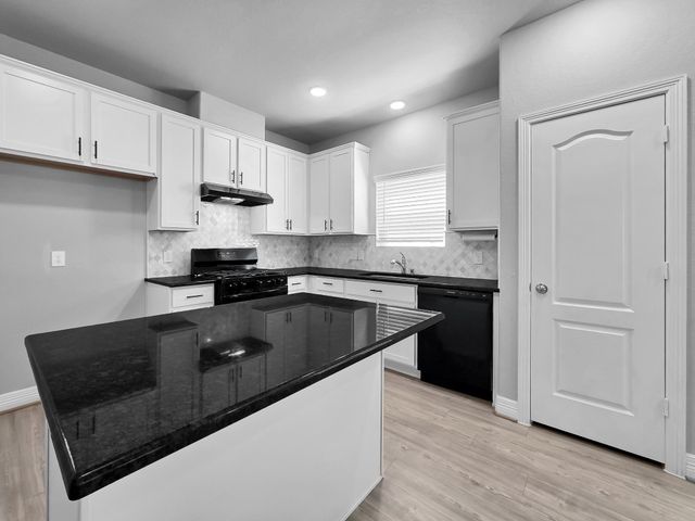 766 Dewberry Road, La Marque, TX 77568