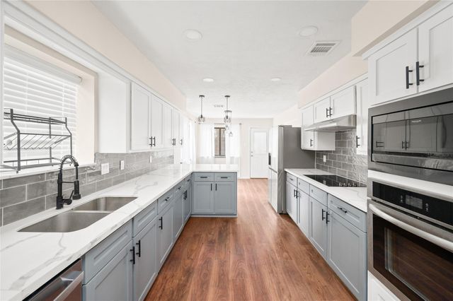 6215 Woodland Forest Drive, Houston, TX 77088