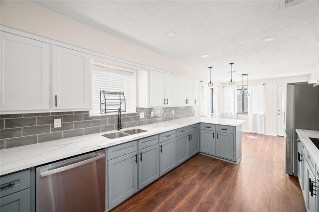 6215 Woodland Forest Drive, Houston, TX 77088