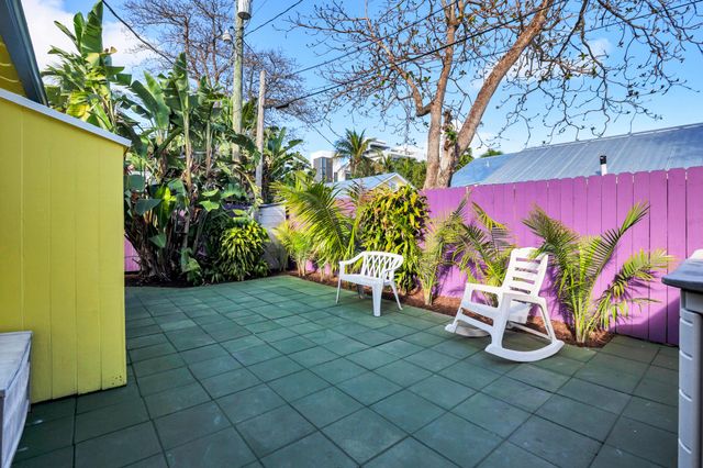 2 Kenmore Lane, Boynton Beach, FL 33435