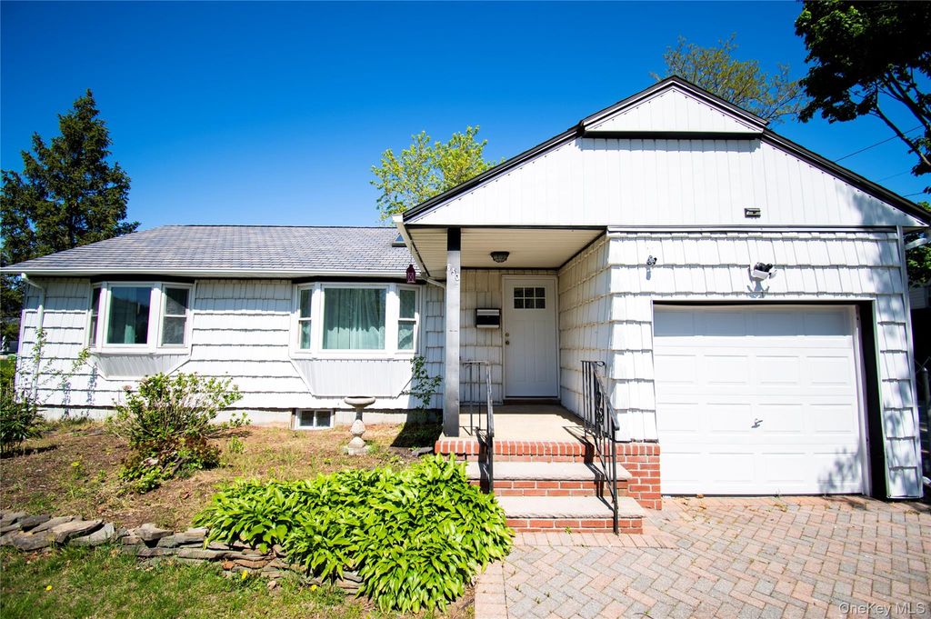 650 Bryant Street, East Meadow, NY 11554