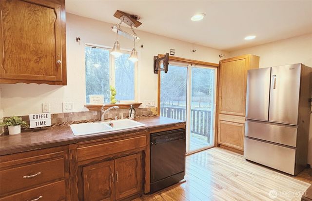 7525 N Center Court, Concrete, WA 98237