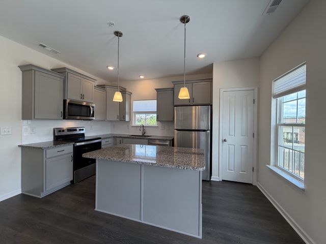 200 Kinsale Dr, Spring Hill, TN 37174