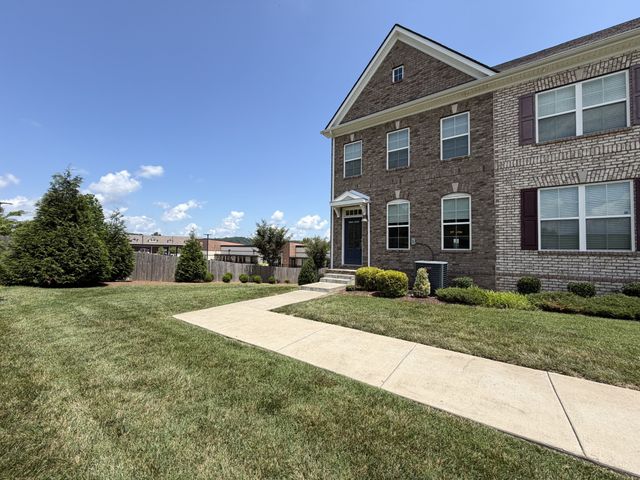 200 Kinsale Dr, Spring Hill, TN 37174