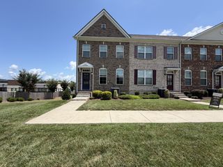 200 Kinsale Dr, Spring Hill, TN 37174