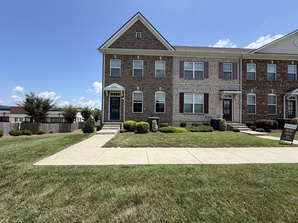 200 Kinsale Dr, Spring Hill, TN 37174