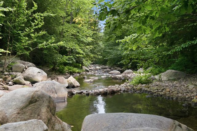 306 Stinson Lake Road, Rumney, NH 03266