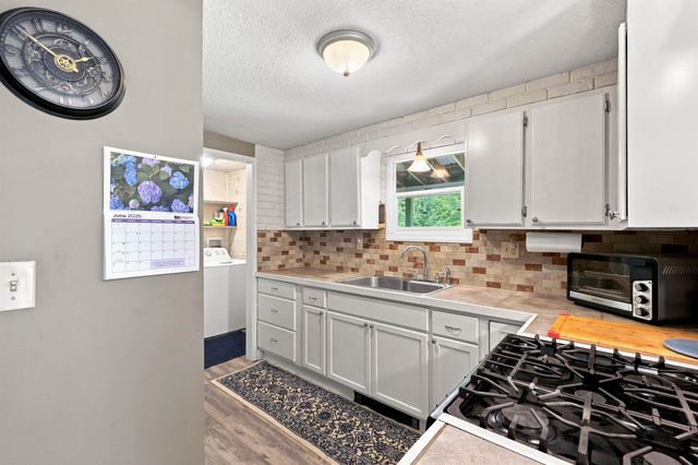 306 Stinson Lake Road, Rumney, NH 03266