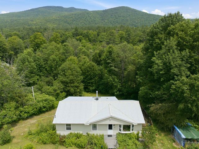 306 Stinson Lake Road, Rumney, NH 03266