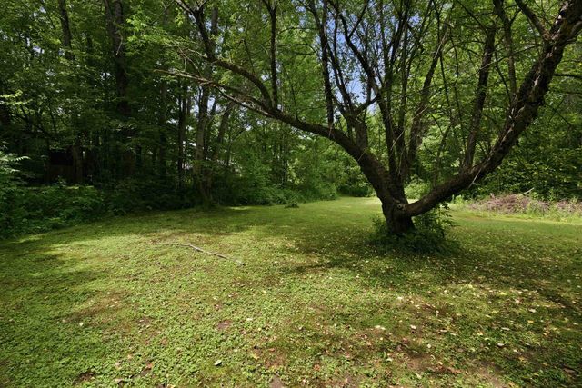 306 Stinson Lake Road, Rumney, NH 03266