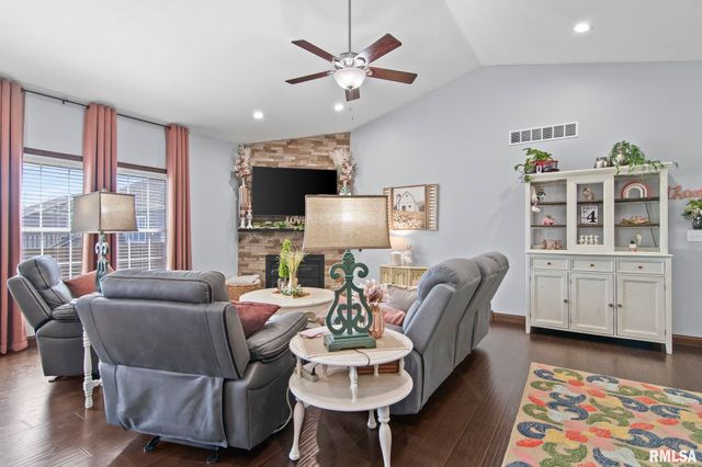 1110 Lost Tree Drive, Sherman, IL 62684