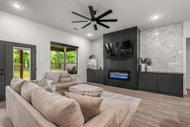 395 Mayberry Drive, Cabot, AR 72023