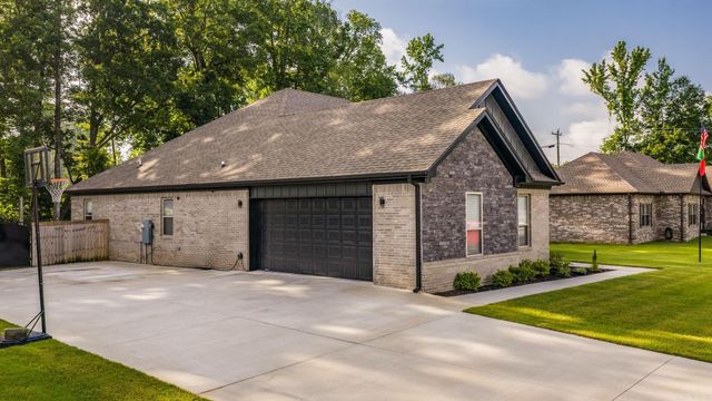 395 Mayberry Drive, Cabot, AR 72023