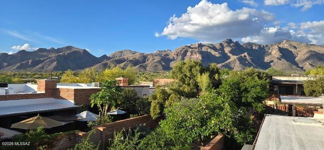 6315 N Calle Del Caballo, Tucson, AZ 85718