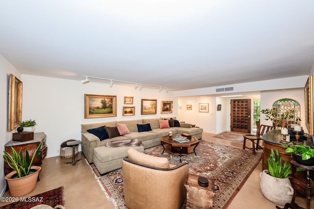 6315 N Calle Del Caballo, Tucson, AZ 85718