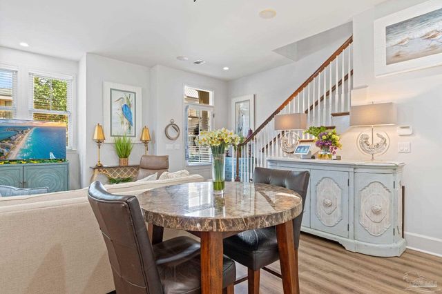 217 W Jackson St 12, Pensacola, FL 32501