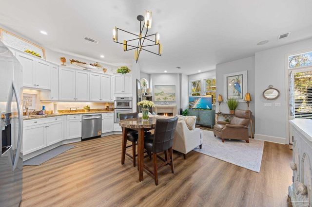 217 W Jackson St 12, Pensacola, FL 32501