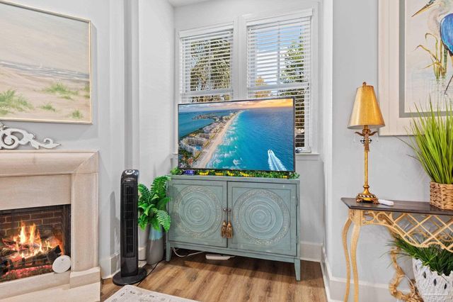 217 W Jackson St 12, Pensacola, FL 32501