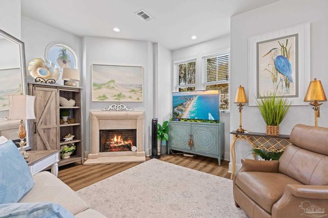 217 W Jackson St 12, Pensacola, FL 32501