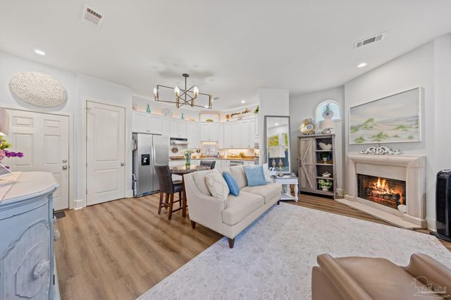 217 W Jackson St 12, Pensacola, FL 32501