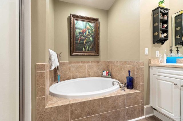 217 W Jackson St 12, Pensacola, FL 32501