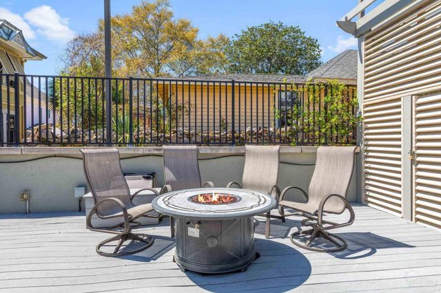 217 W Jackson St 12, Pensacola, FL 32501