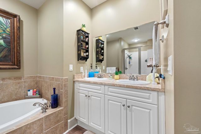 217 W Jackson St 12, Pensacola, FL 32501