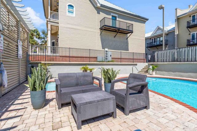 217 W Jackson St 12, Pensacola, FL 32501