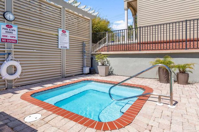 217 W Jackson St 12, Pensacola, FL 32501