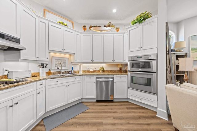 217 W Jackson St 12, Pensacola, FL 32501