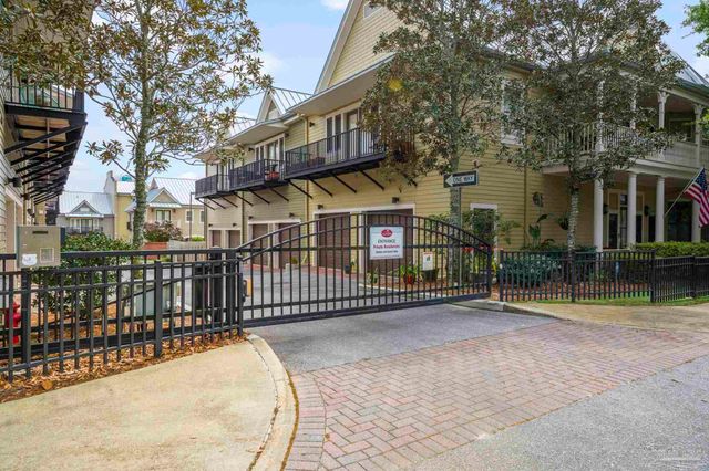 217 W Jackson St 12, Pensacola, FL 32501