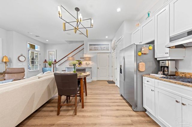 217 W Jackson St 12, Pensacola, FL 32501